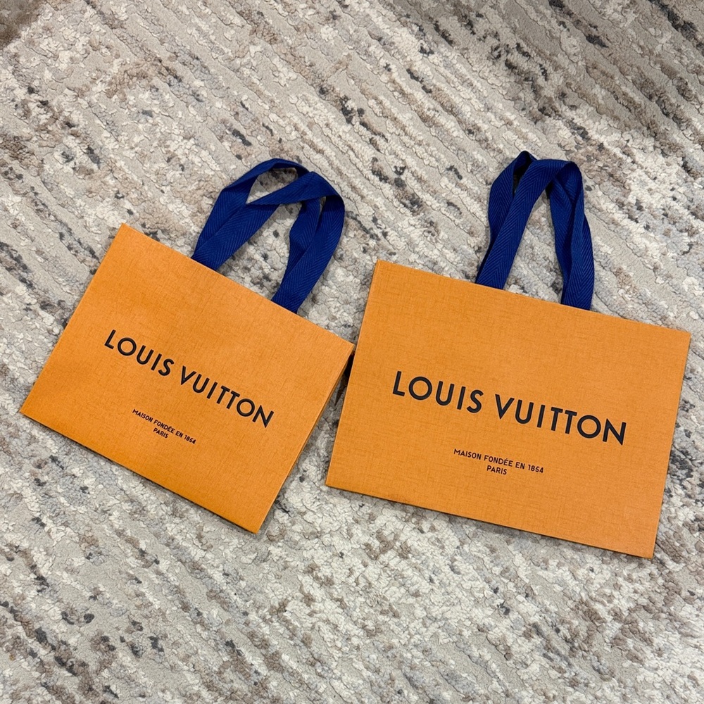 Louis Vuitton gift bags - Picture 2 of 7